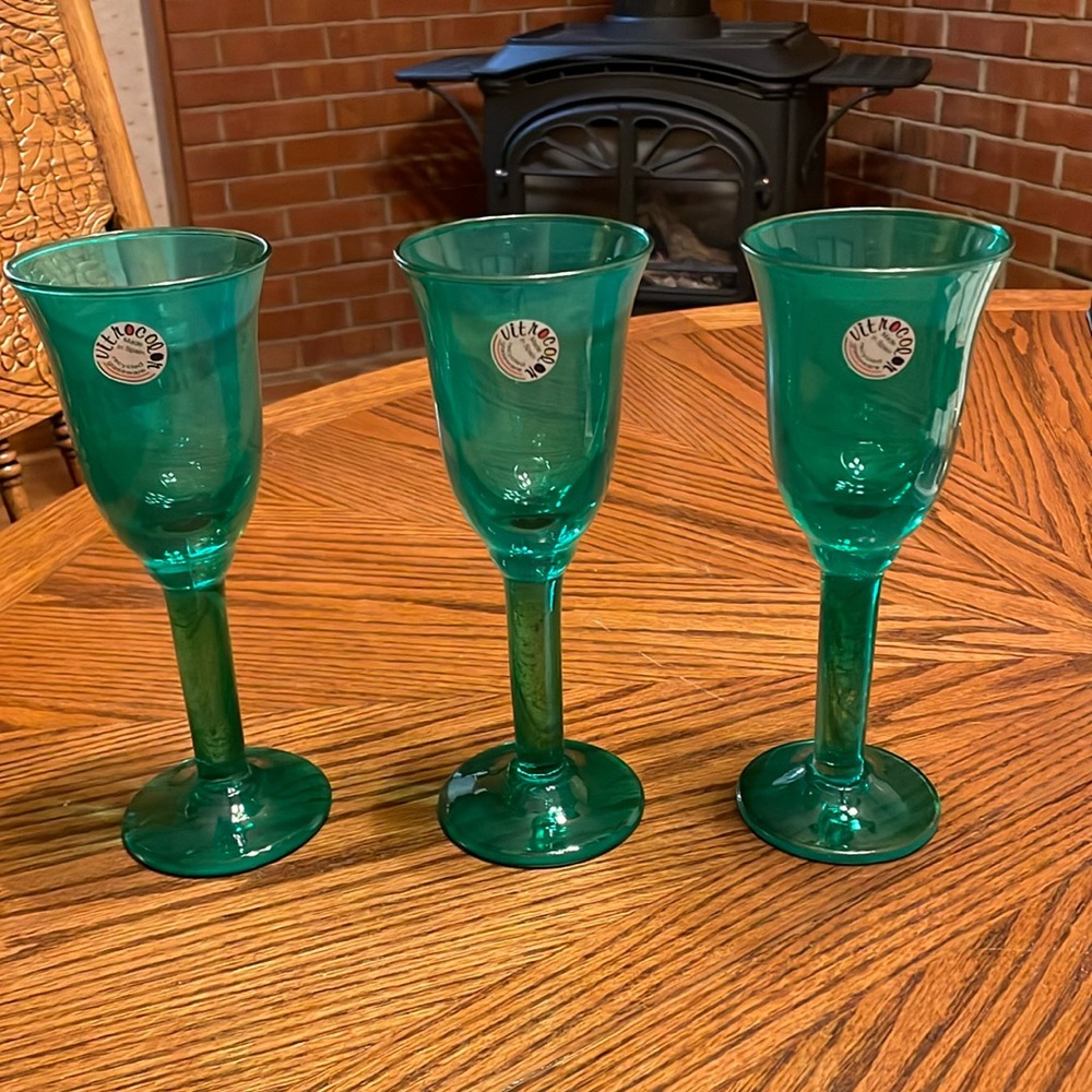 Vitrocolor Wine Glasses Emerald Green